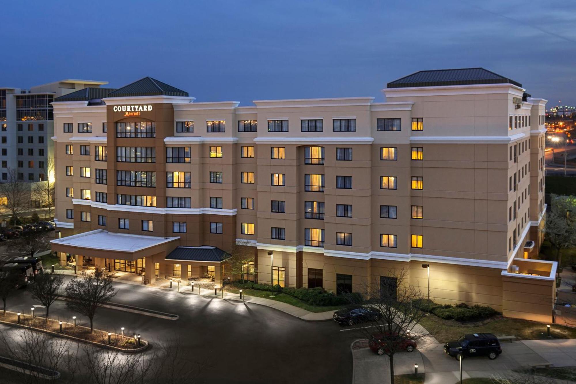 Courtyard By Marriott Newark Elizabeth Hotell Exteriör bild