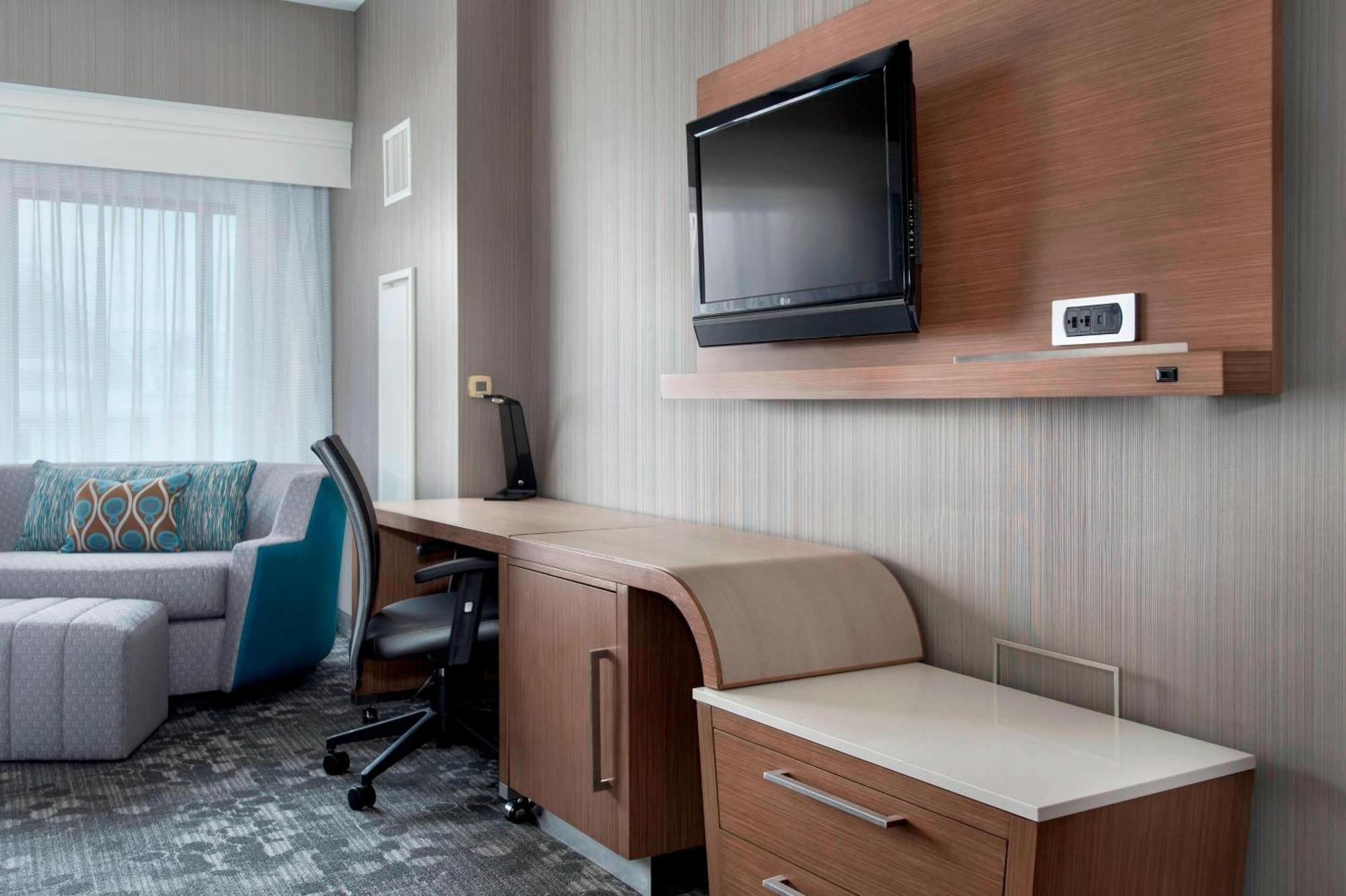Courtyard By Marriott Newark Elizabeth Hotell Exteriör bild