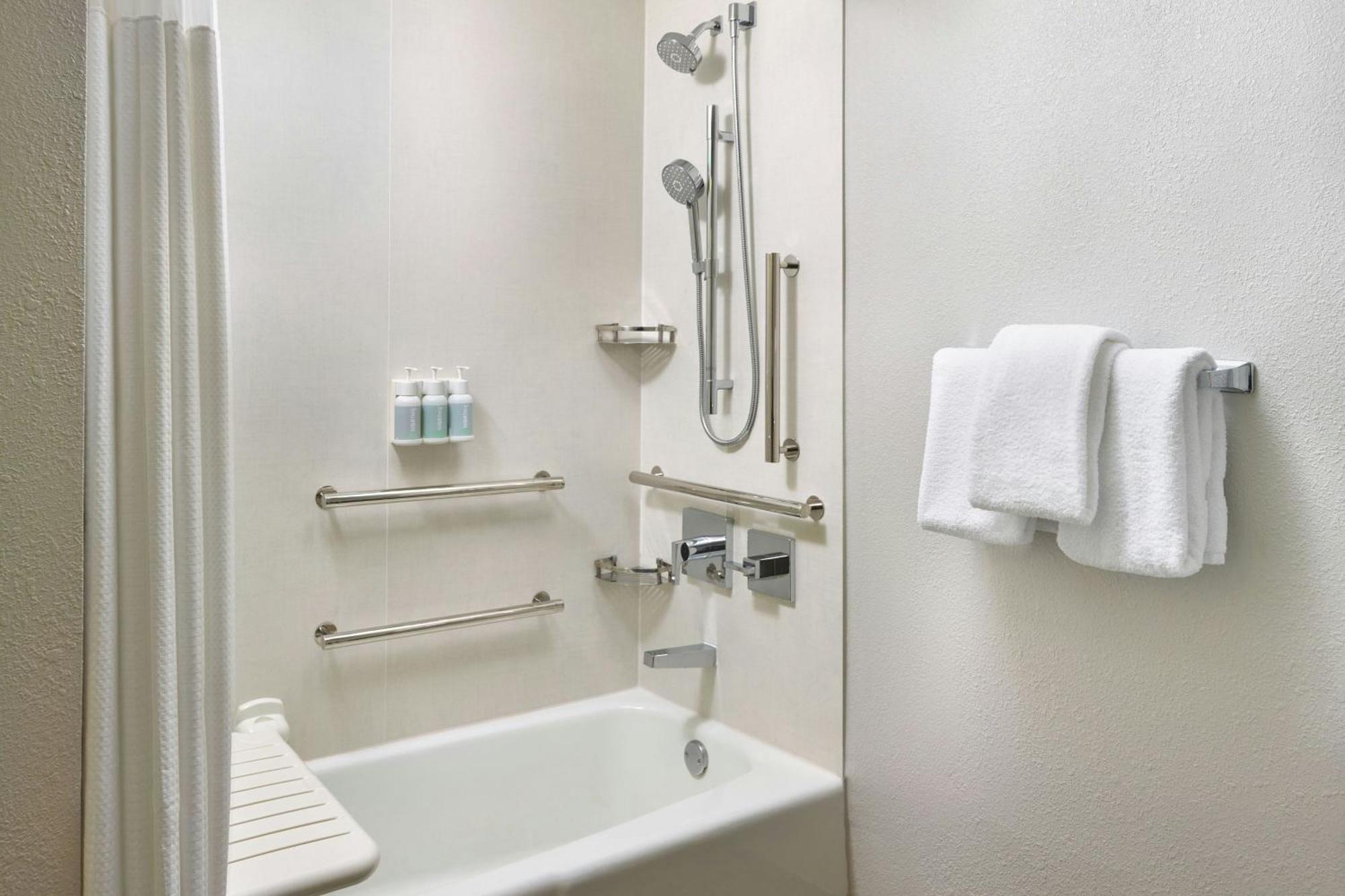 Courtyard By Marriott Newark Elizabeth Hotell Exteriör bild