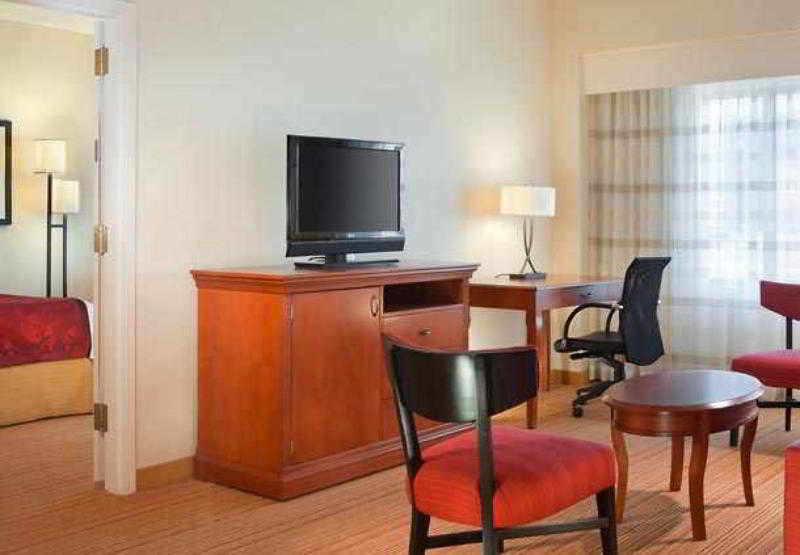 Courtyard By Marriott Newark Elizabeth Hotell Exteriör bild