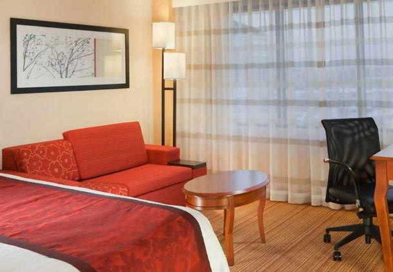 Courtyard By Marriott Newark Elizabeth Hotell Exteriör bild